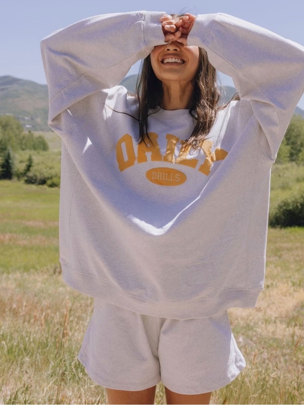 Rare Daily Drills Heather & Honeygold Crew Sweatshirt xs/s